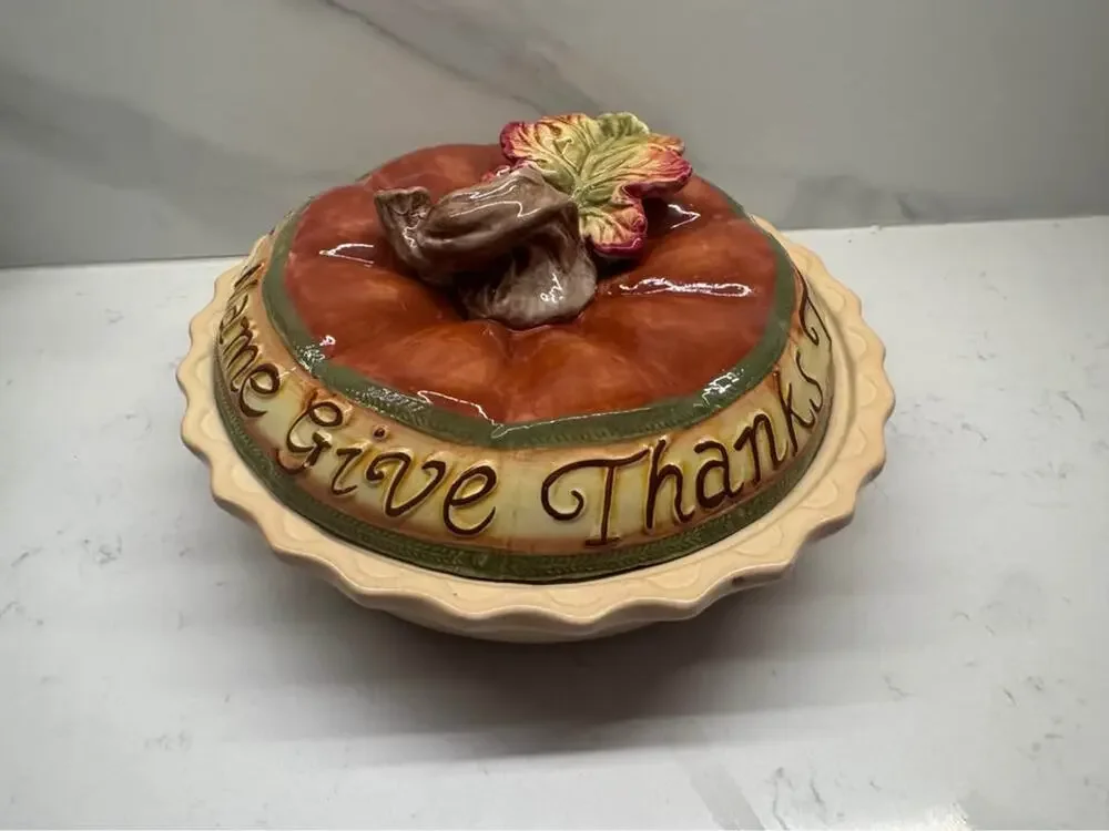 Vintage 10” Ceramic Pumpkin Covered Pie Dish with Lid Fall Thanksgiving